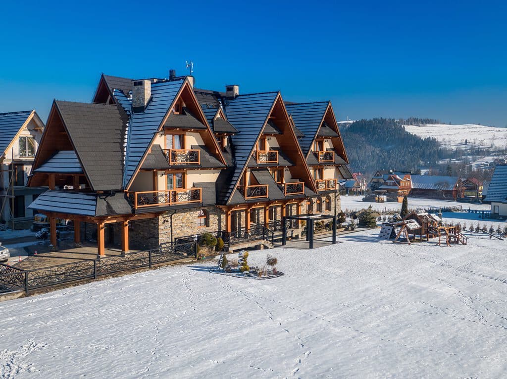 Pensjonat Silverton w zimowej scenerii