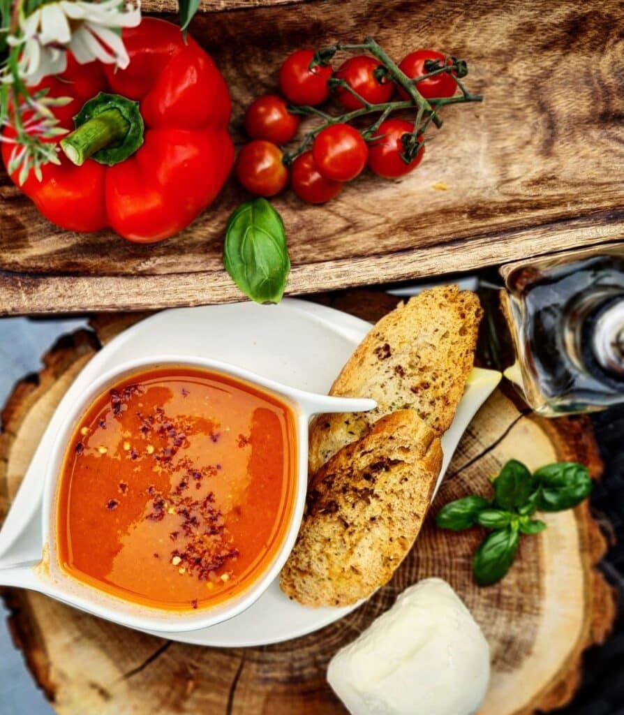 Soup and accompaniments — an example of a meal at Silverton