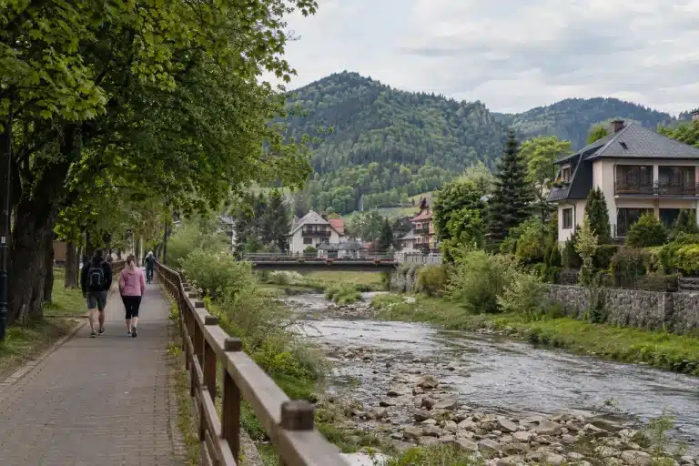 Promenada spacerowa nad Grajcarkiem w Szczawnicy